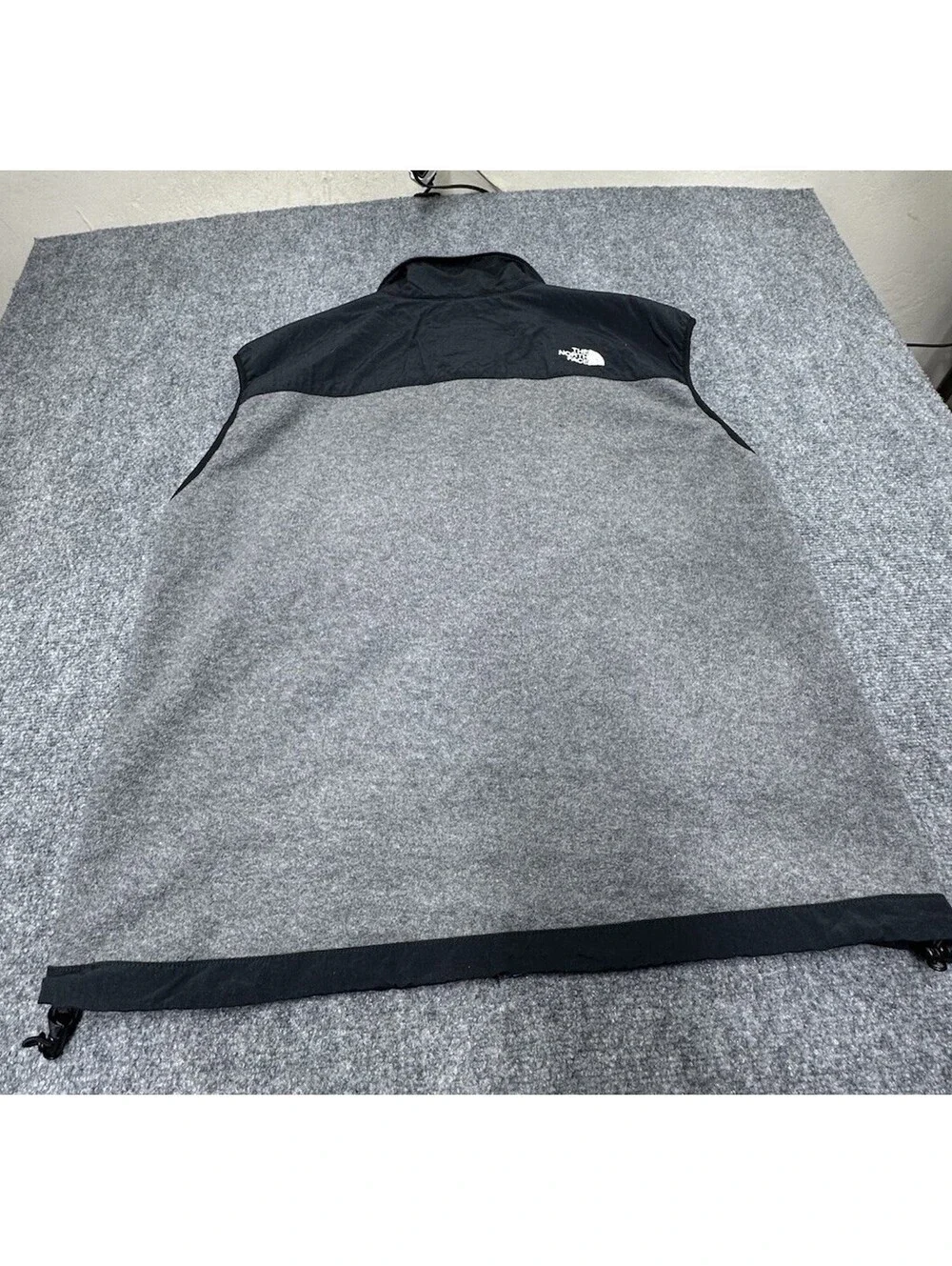 The North Face Vest Mens XL Black Gray Fleece Full Zip Outdoor Hiking Casual